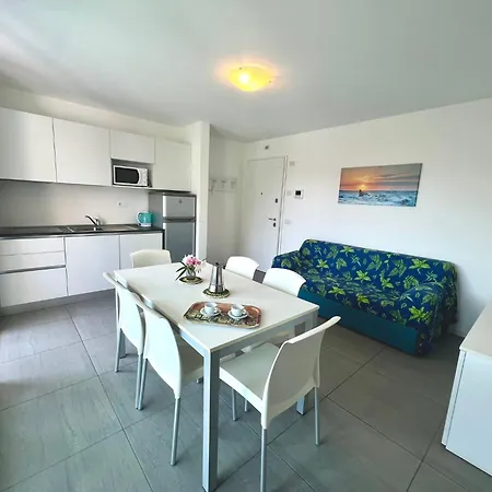 Stylish Near Lignano Center * リニャーノ・サッビアドーロ